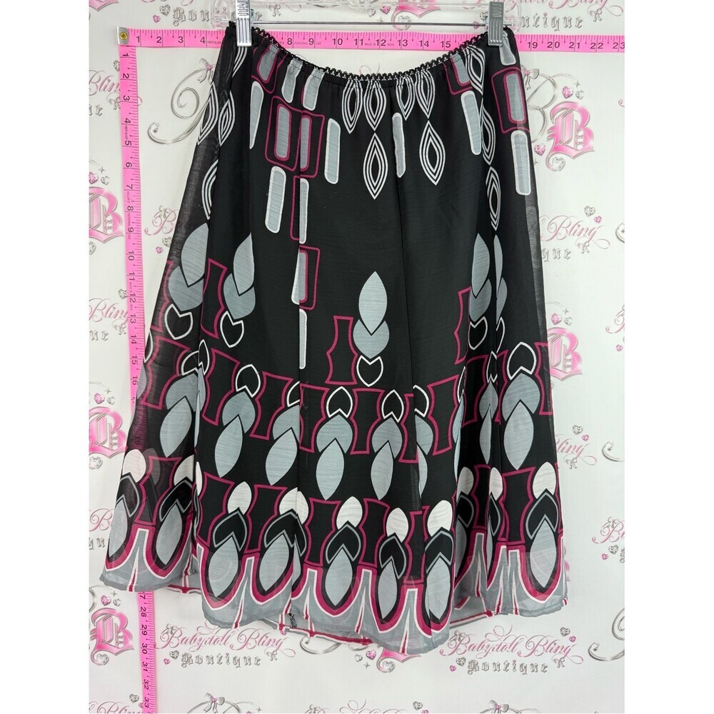 Jessica skirt y2k  Black Geometric Print Skirt with Pink & Gray Accents
